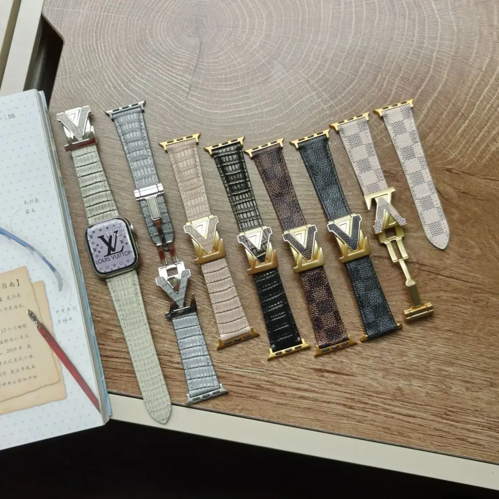 V-Clasp Leather Band-001